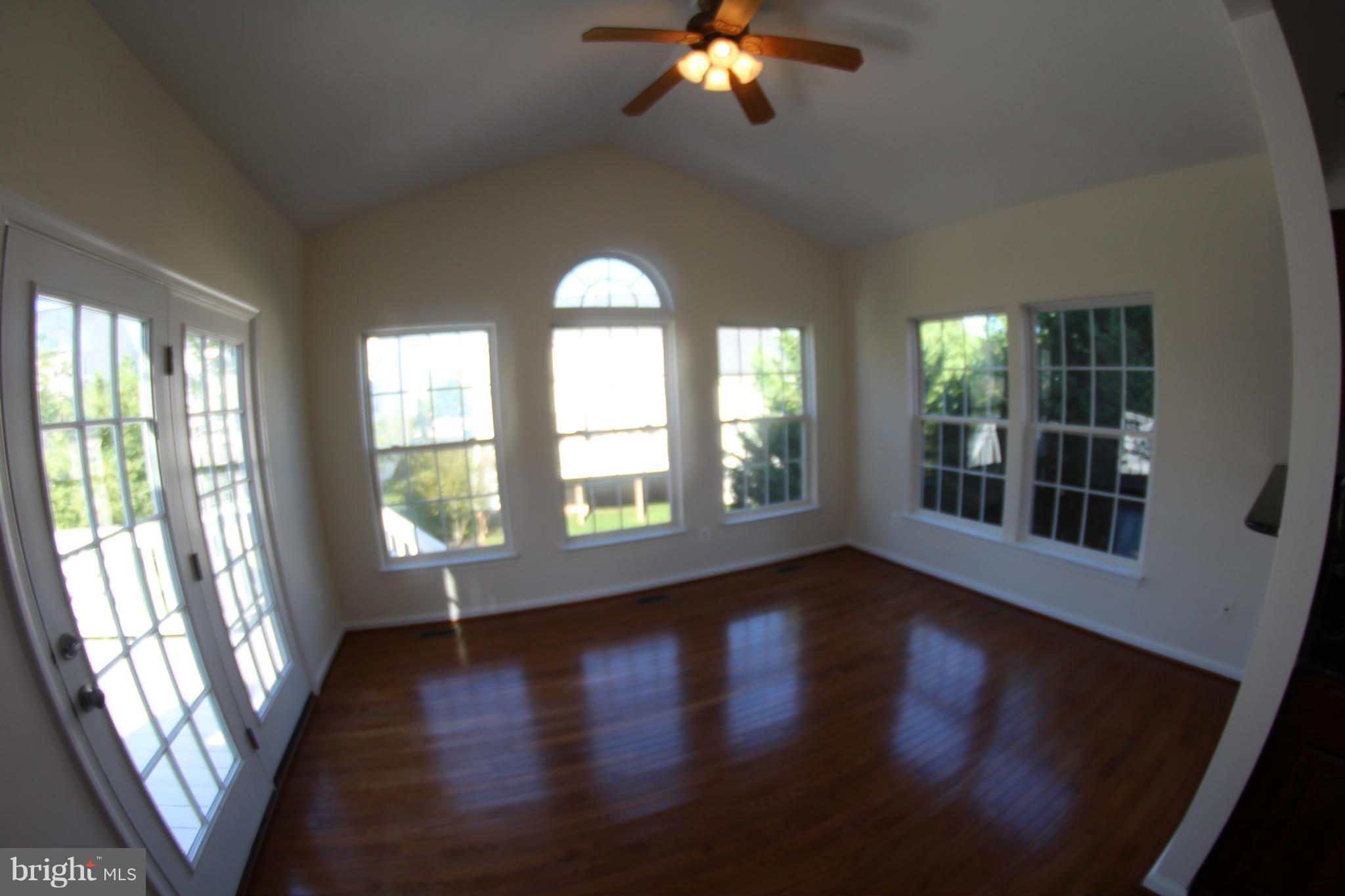 6829 Rathbone Place Gainesville, VA 20155 - Photo 14 of 30 Dining Room
