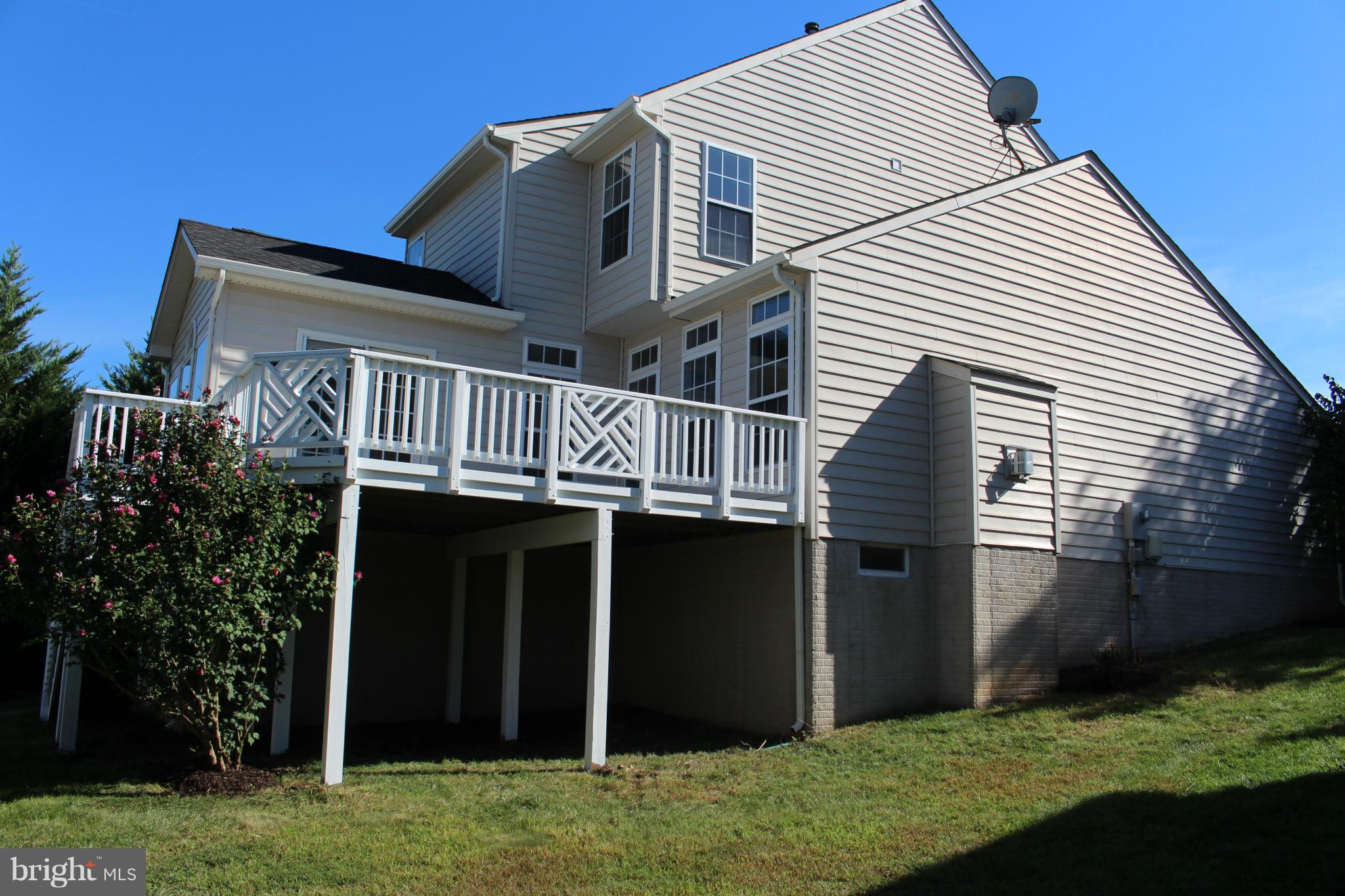 6829 Rathbone Place Gainesville, VA 20155 - Photo 4 of 30 Exterior (General)