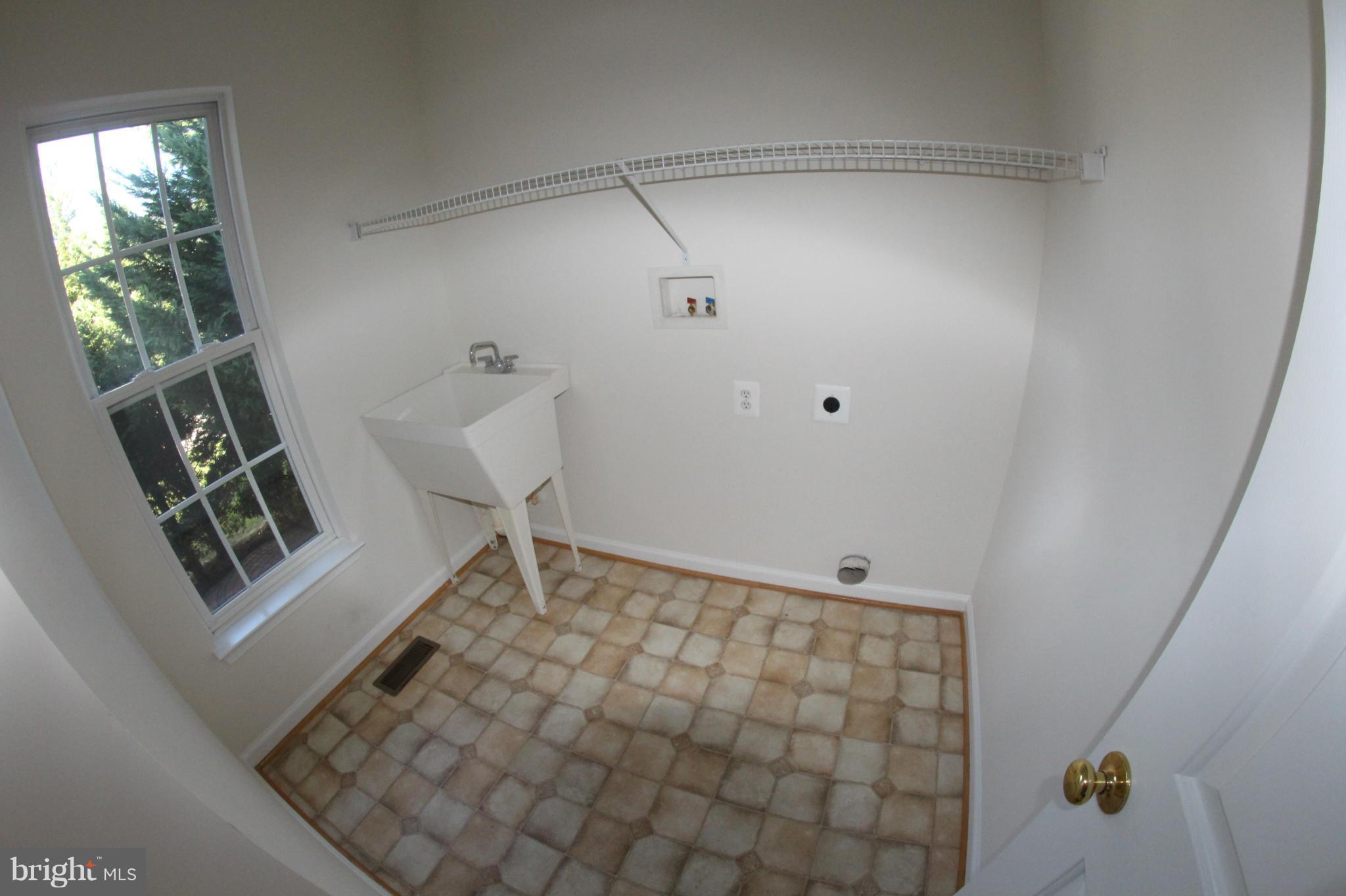 6829 Rathbone Place Gainesville, VA 20155 - Photo 10 of 30 Interior (General)