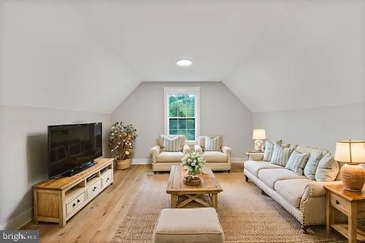 $999,999 | Oxbow Court, Harpers Ferry, WV 25425