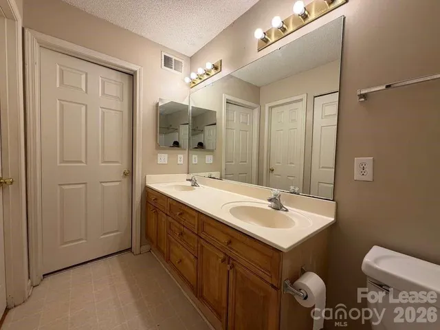 $1,800 | 6007 Cougar Lane, Charlotte, NC 28269