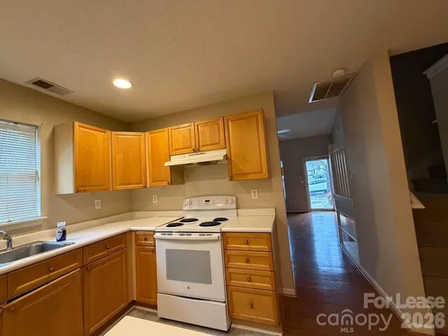 $1,800 | 6007 Cougar Lane, Charlotte, NC 28269