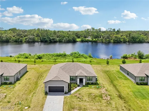 $560,900 | 955 Admiral Bull Halsey Avenue, LaBelle, FL 33935