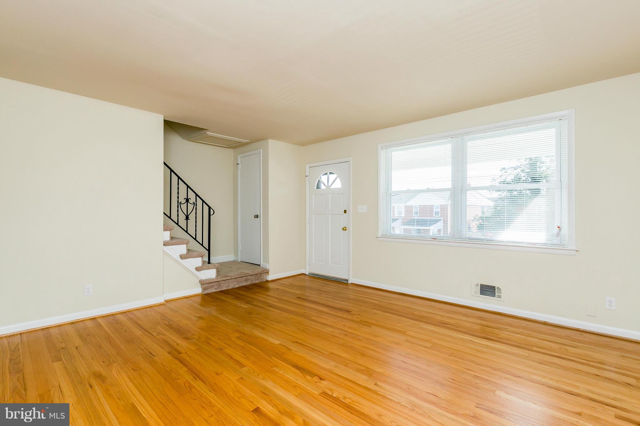 1222 Silverthorne Road Baltimore, MD 21239 - Photo 11 of 22 Living Room