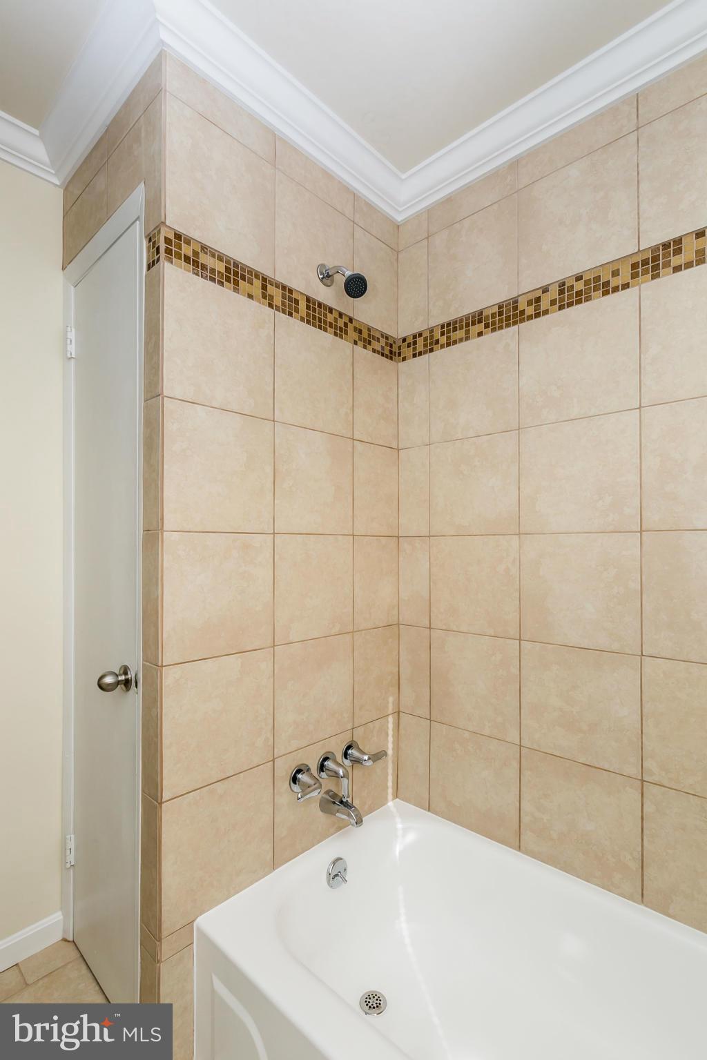 1222 Silverthorne Road Baltimore, MD 21239 - Photo 16 of 22 Bath