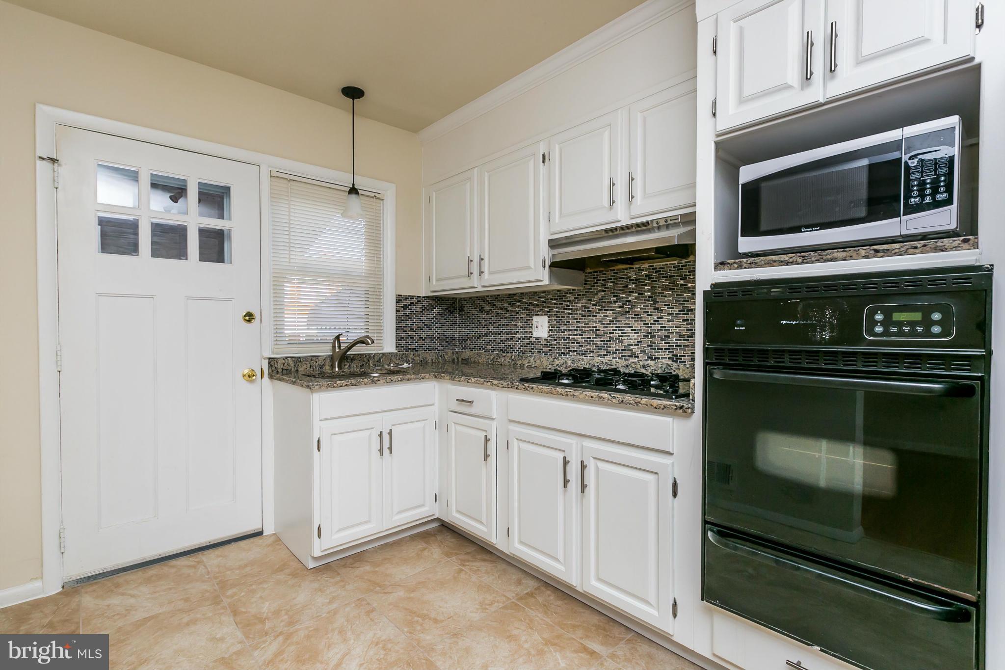 1222 Silverthorne Road Baltimore, MD 21239 - Photo 4 of 22 Kitchen