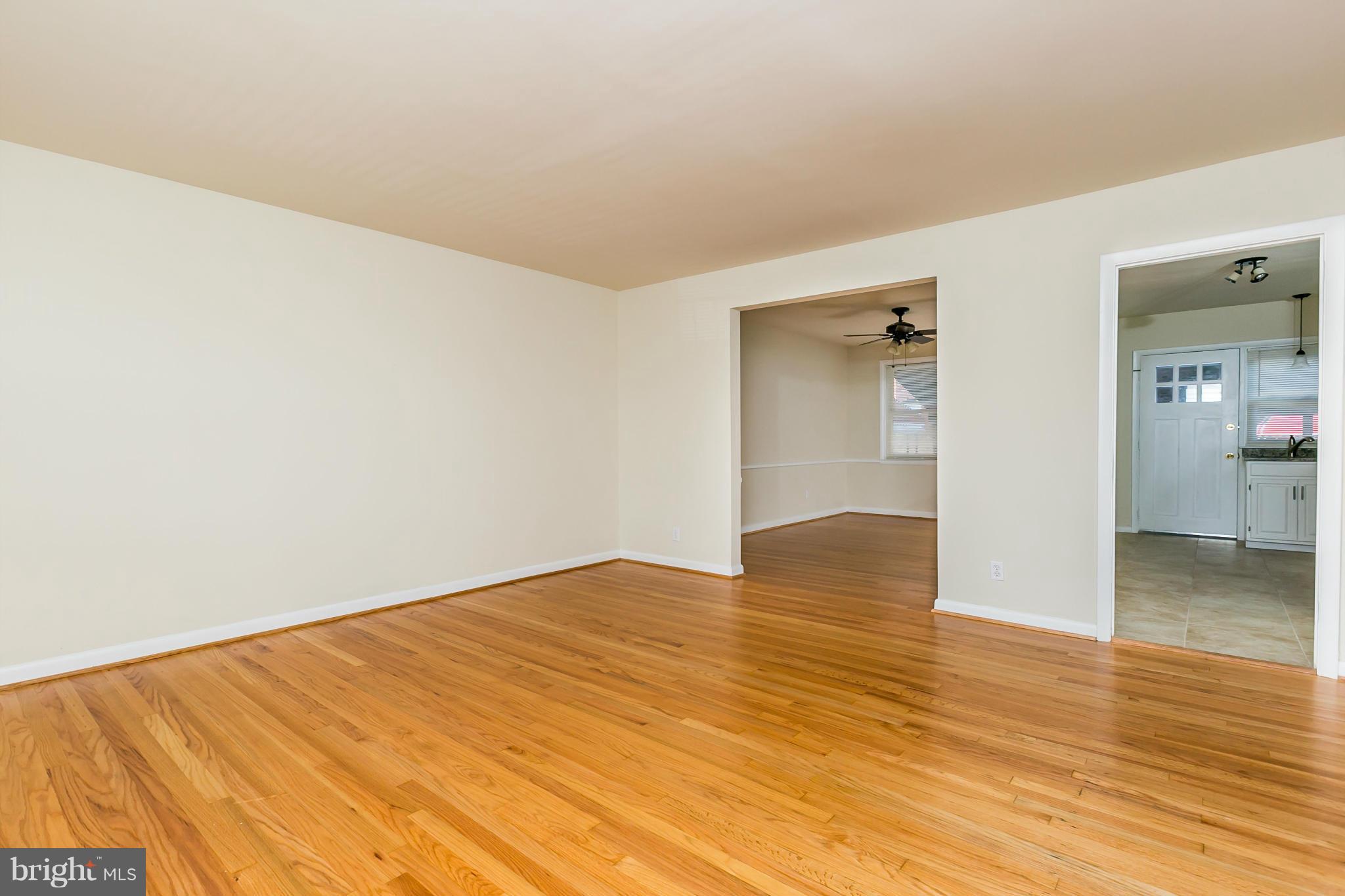 1222 Silverthorne Road Baltimore, MD 21239 - Photo 7 of 22 Living Room