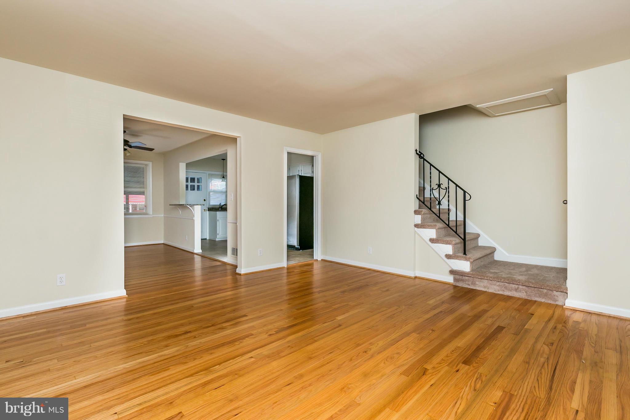 1222 Silverthorne Road Baltimore, MD 21239 - Photo 8 of 22 Living Room