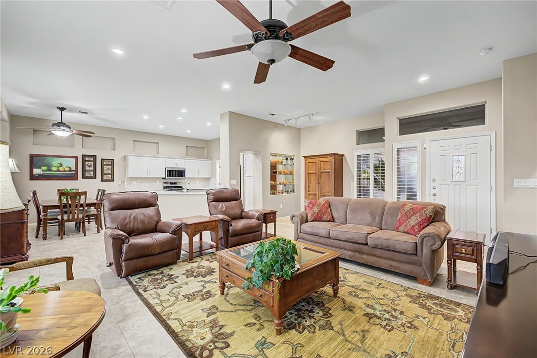 9904 Villa Ridge Drive Las Vegas, NV 89134 - Photo 11 of 35