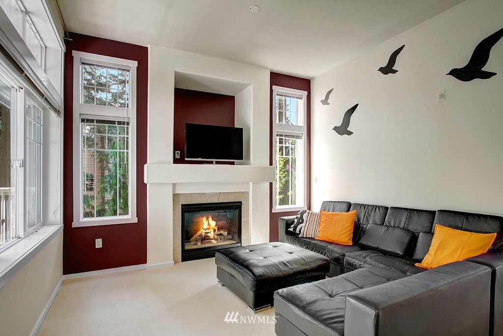 4325 Northeast 5th Court, Unit 102 Renton, WA 98059 - Photo 3 of 12 Gallery Image 3