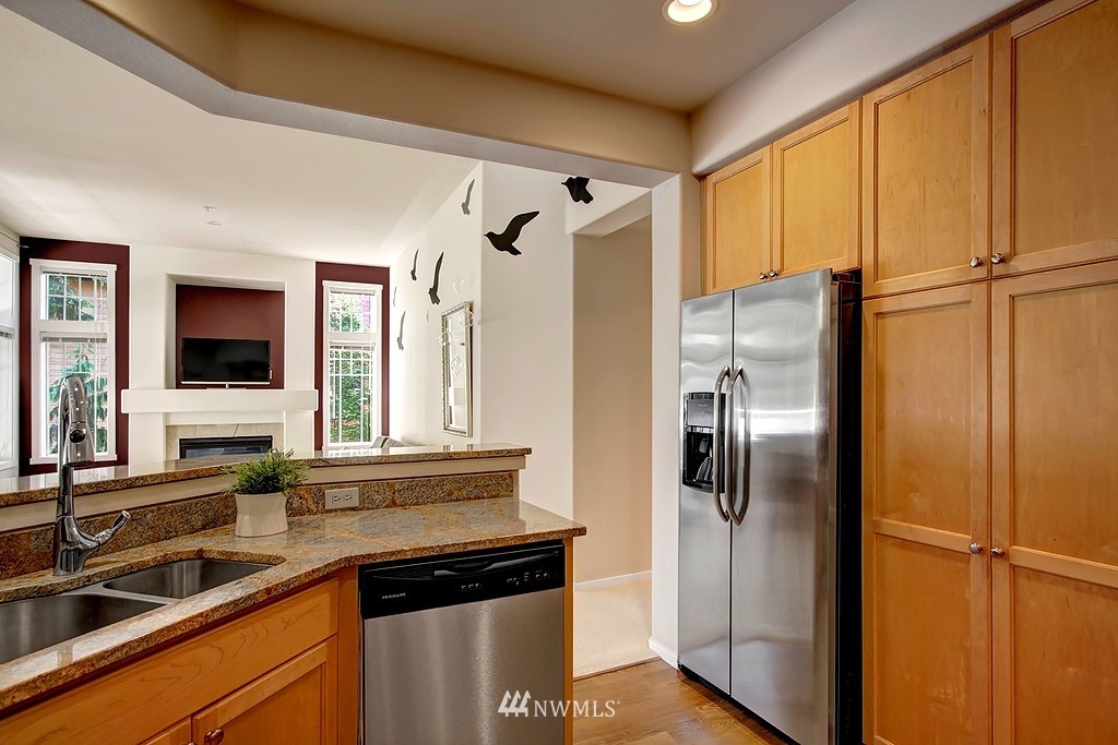 4325 Northeast 5th Court, Unit 102 Renton, WA 98059 - Photo 5 of 12 Gallery Image 5