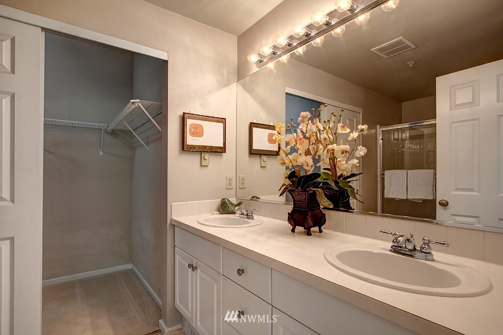4325 Northeast 5th Court, Unit 102 Renton, WA 98059 - Photo 8 of 12 Gallery Image 8
