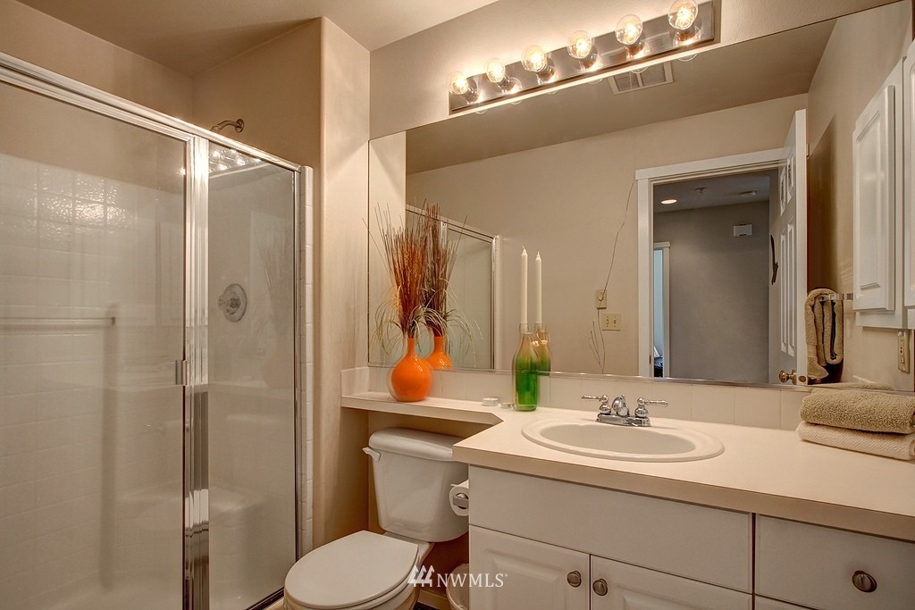 4325 Northeast 5th Court, Unit 102 Renton, WA 98059 - Photo 10 of 12 Gallery Image 10