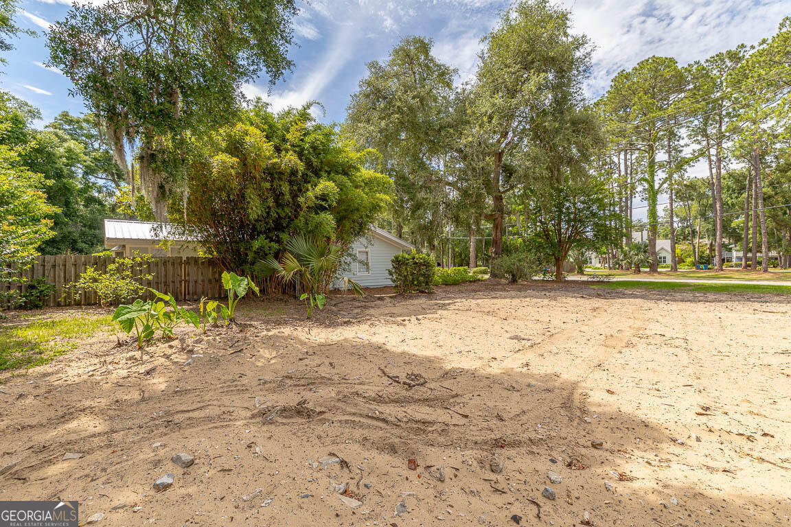 913 Mallery Street St. Simons, GA 31522 - Photo 7 of 13