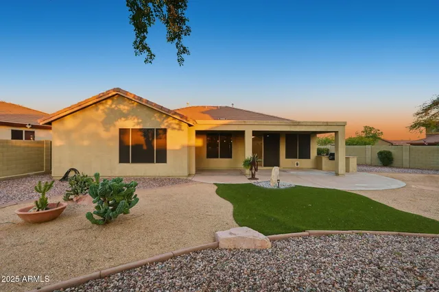 $614,900 | 40802 North Peale Court, Anthem, AZ 85086