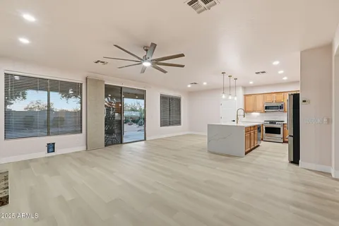 $619,900 | 40802 North Peale Court, Anthem, AZ 85086