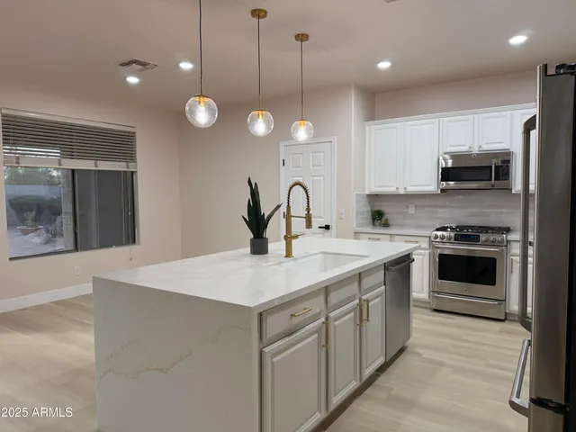 $614,900 | 40802 North Peale Court, Anthem, AZ 85086