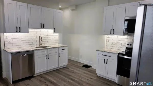 $2,800 | 14 Meadow Street, Ansonia, CT 06401