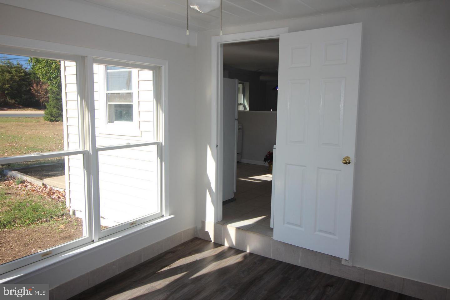 3735 West Ox Road Fairfax, VA 22033 - Photo 12 of 28 Sunroom