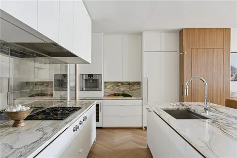$3,900,000 | 416 Common Street, Unit PHB, New Orleans, LA 70130