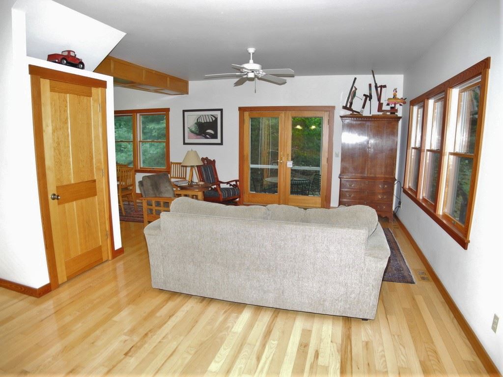 543 South Stony Point Road Suttons Bay, MI 49682 - Photo 15 of 27 1821979-14.JPG