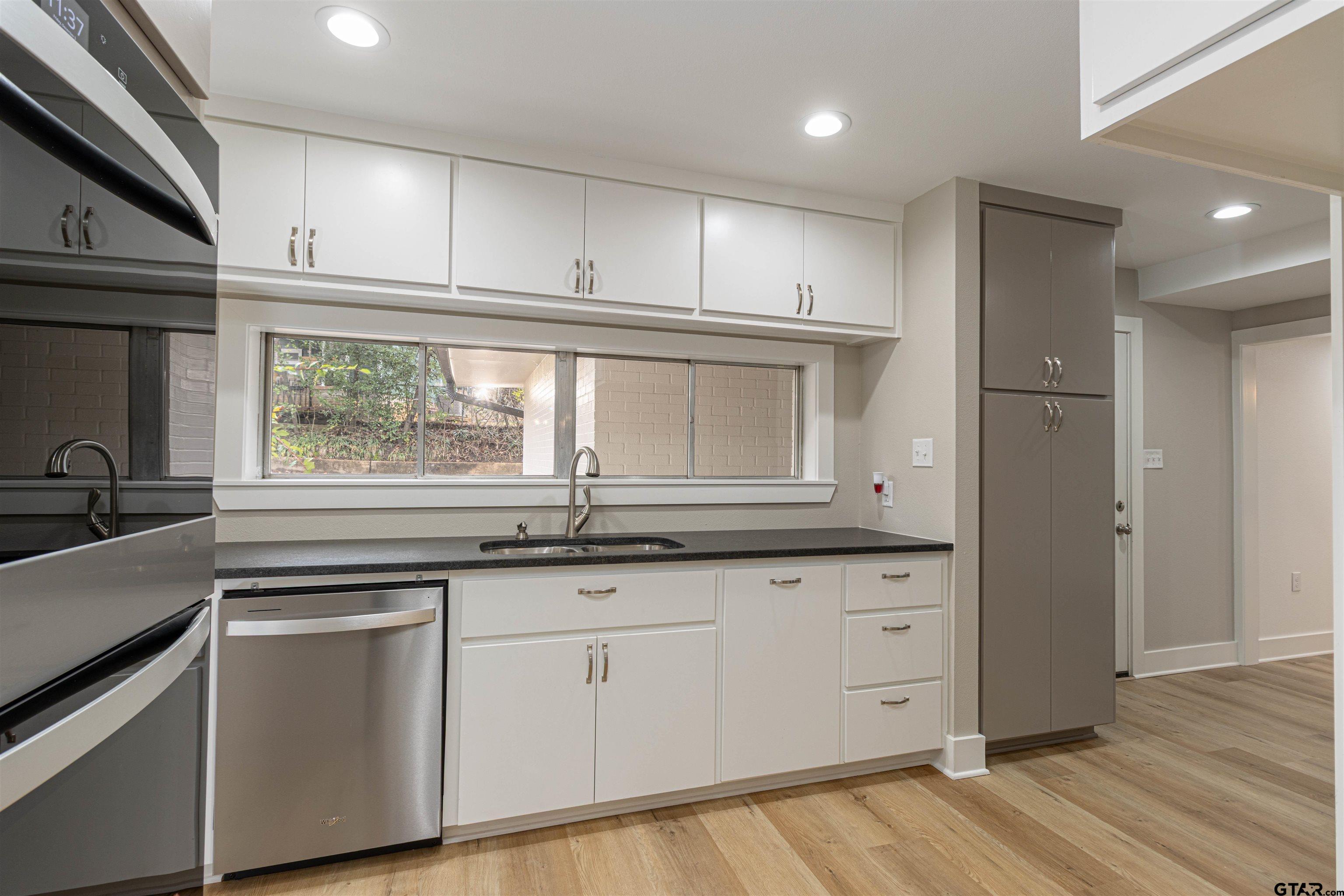 1709 Edgewood Drive Tyler, TX 75701 - Photo 11 of 41