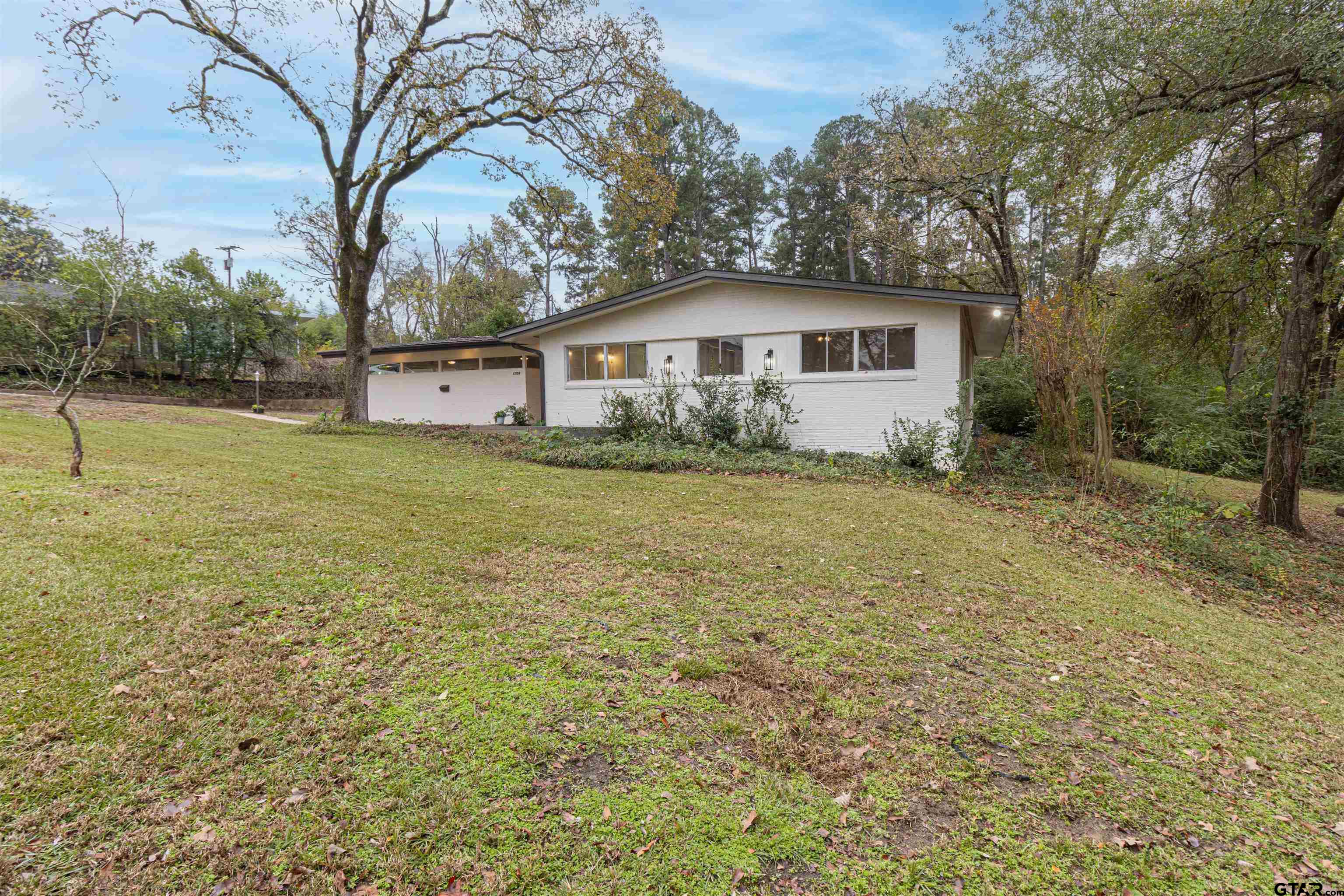 1709 Edgewood Drive Tyler, TX 75701 - Photo 3 of 41