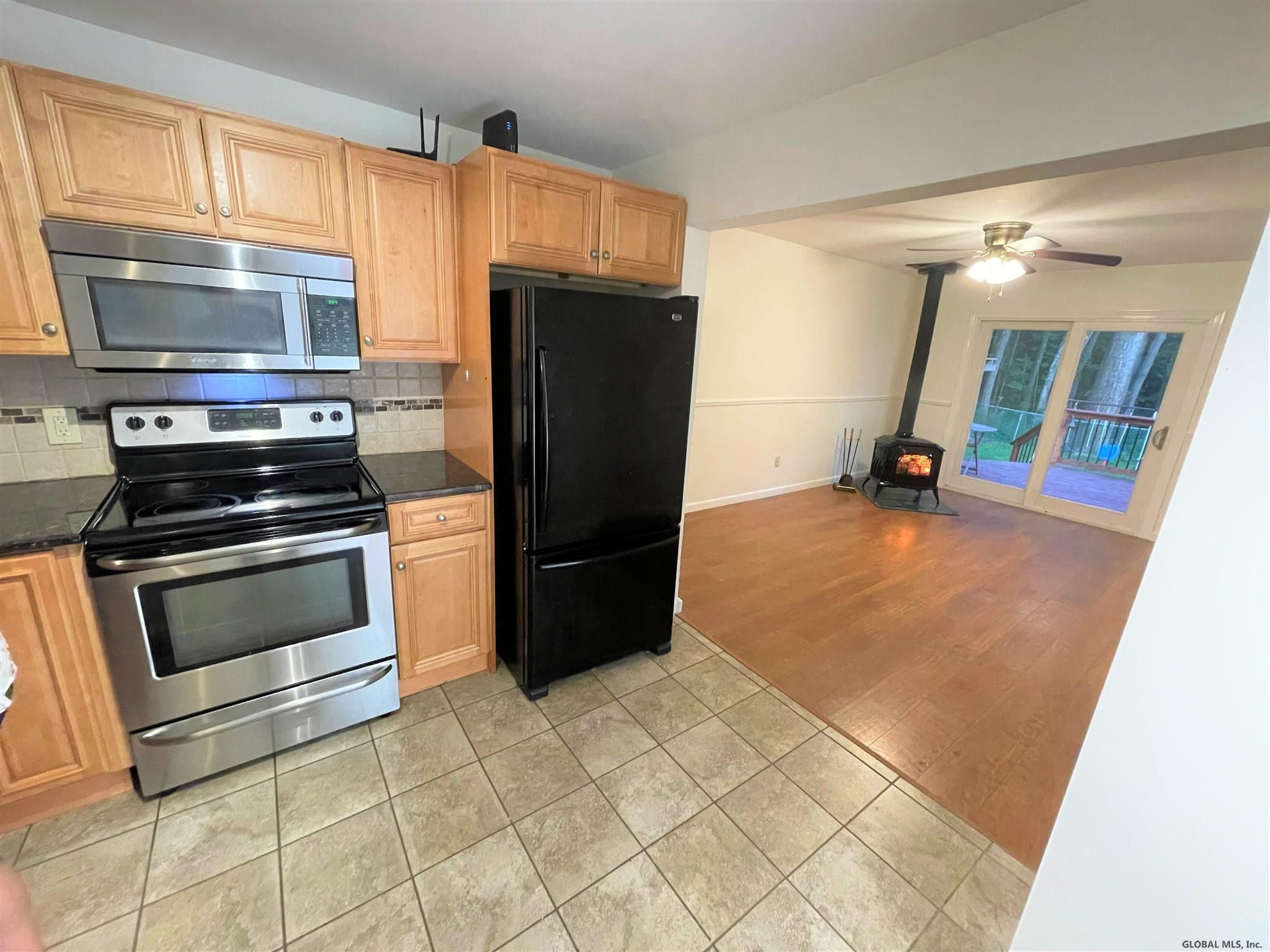 65 Ashdown Road Clifton Park, NY 12019 - Photo 6 of 33 Photo 6