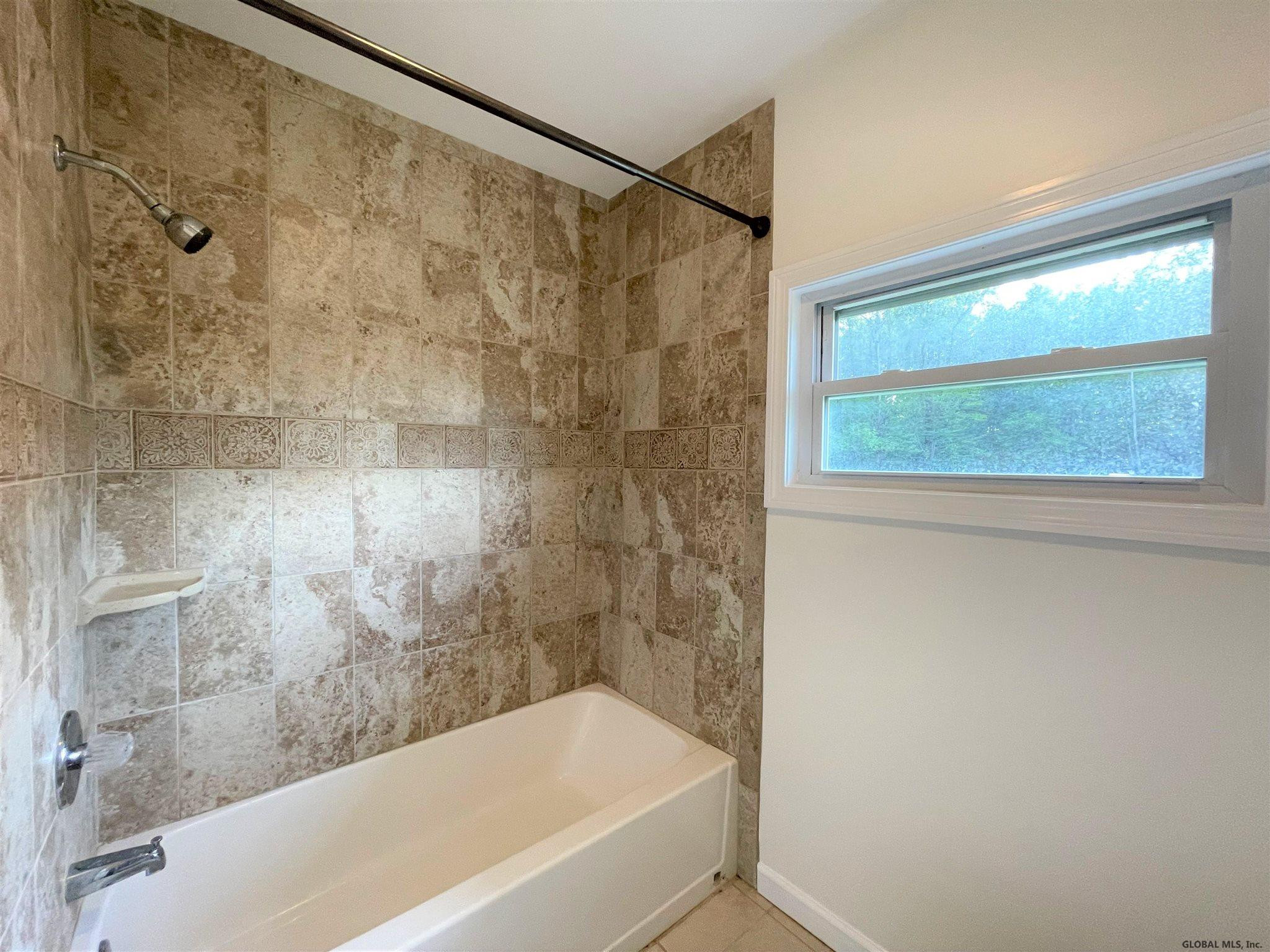 65 Ashdown Road Clifton Park, NY 12019 - Photo 10 of 33 Photo 10
