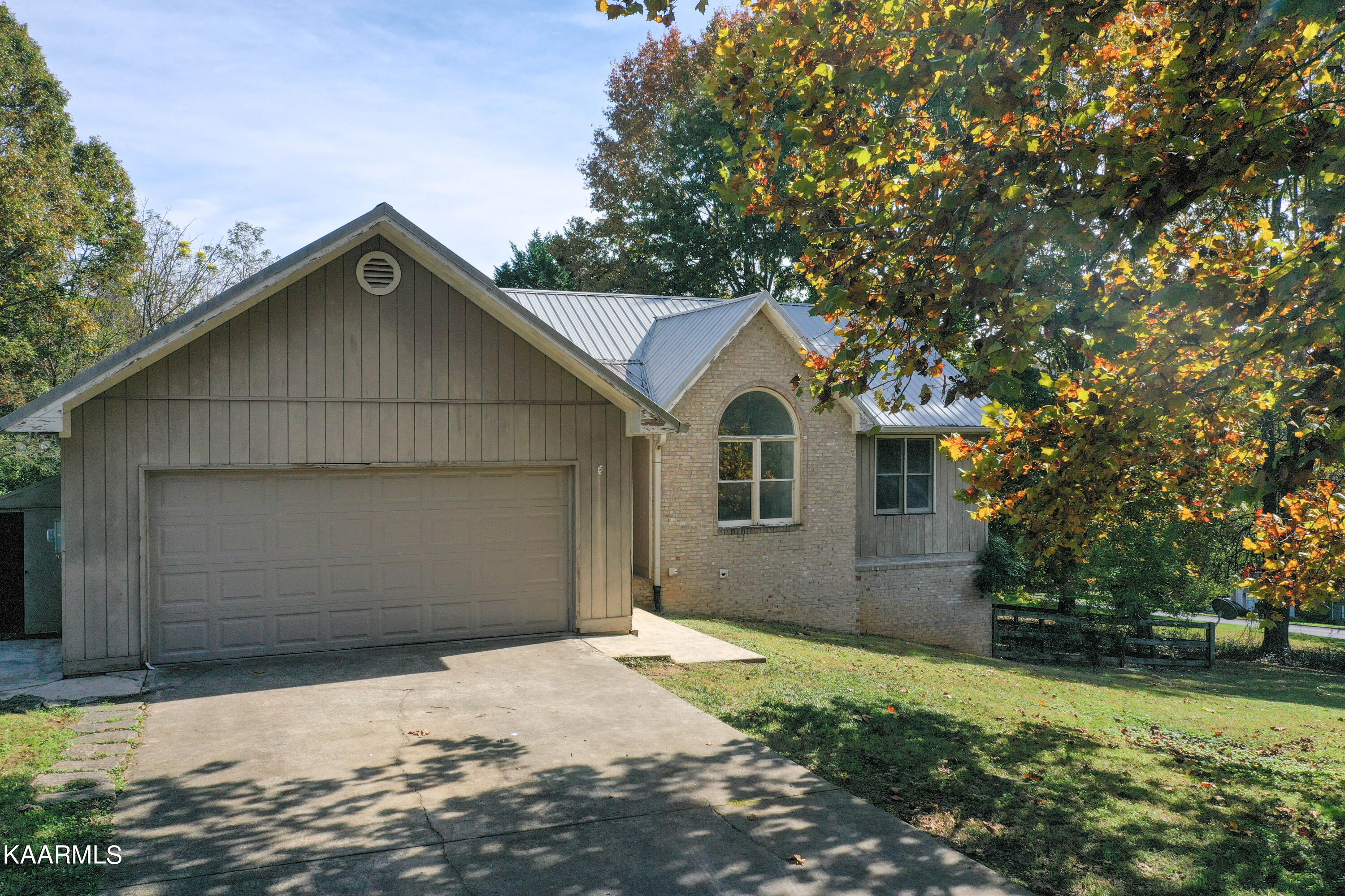 100 Tamara Lane Oak Ridge, TN 37830 - Photo 2 of 30 DJI_0084