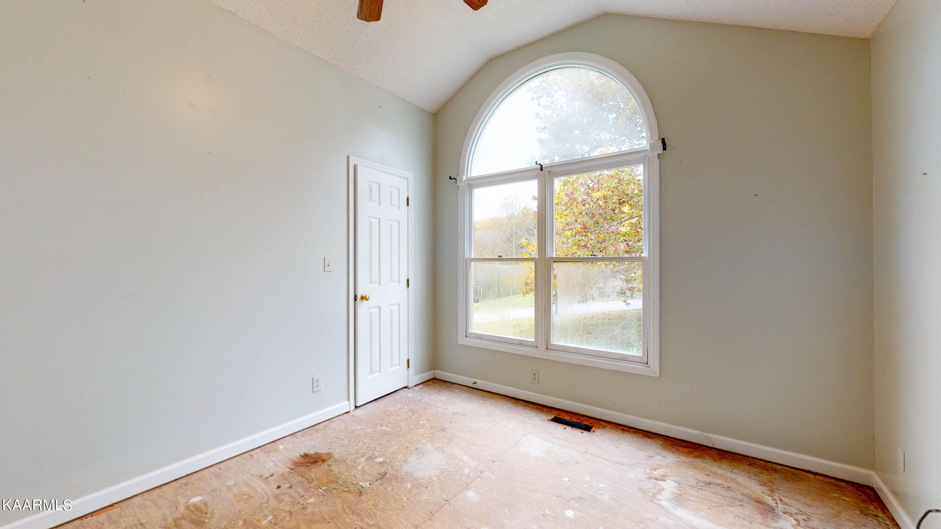 100 Tamara Lane Oak Ridge, TN 37830 - Photo 14 of 30 100-Tamara-Ln-11082021_142925