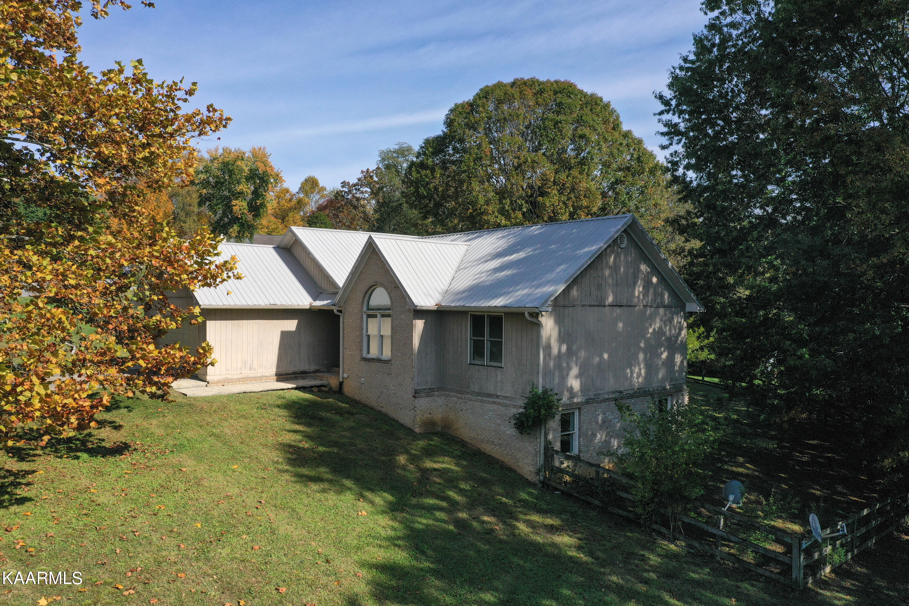 100 Tamara Lane Oak Ridge, TN 37830 - Photo 3 of 30 DJI_0082
