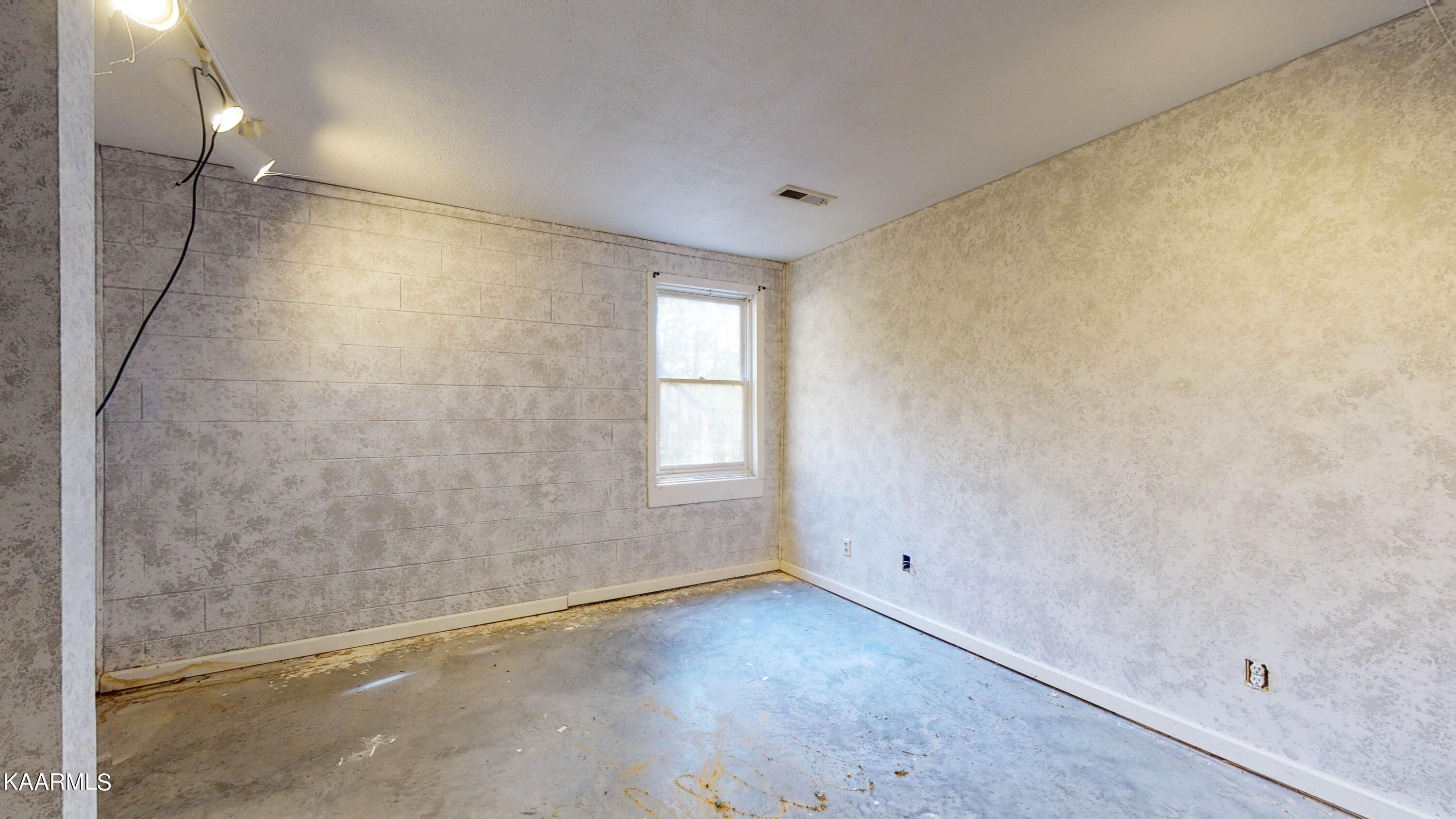100 Tamara Lane Oak Ridge, TN 37830 - Photo 22 of 30 100-Tamara-Ln-11082021_143226