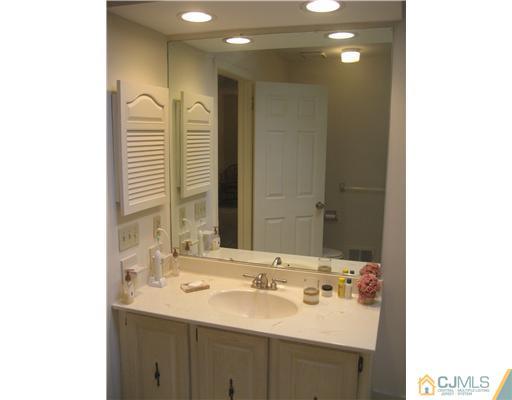 4804 Stonehedge Road Edison, NJ 08820 - Photo 12 of 23 Gallery Image 12