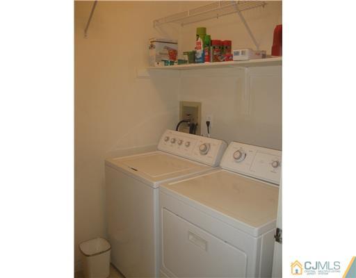 4804 Stonehedge Road Edison, NJ 08820 - Photo 18 of 23 Gallery Image 18