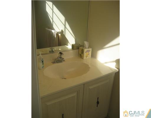4804 Stonehedge Road Edison, NJ 08820 - Photo 19 of 23 Gallery Image 19