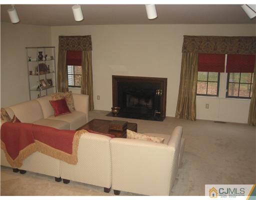 4804 Stonehedge Road Edison, NJ 08820 - Photo 22 of 23 Gallery Image 22