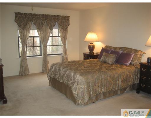4804 Stonehedge Road Edison, NJ 08820 - Photo 10 of 23 Gallery Image 10
