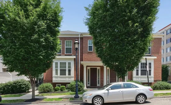 $260,000 | 2924 Eden Avenue, Unit I2924, Cincinnati, OH 45219