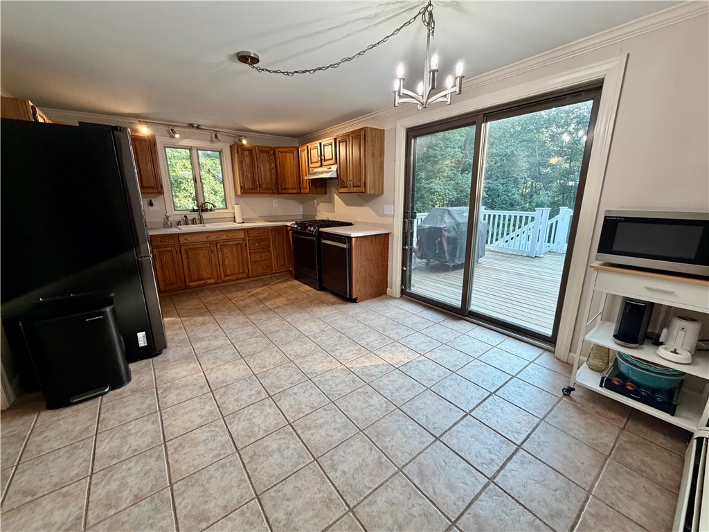 209 Skunk Hill Road Hopkinton, RI 02832 - Photo 10 of 50