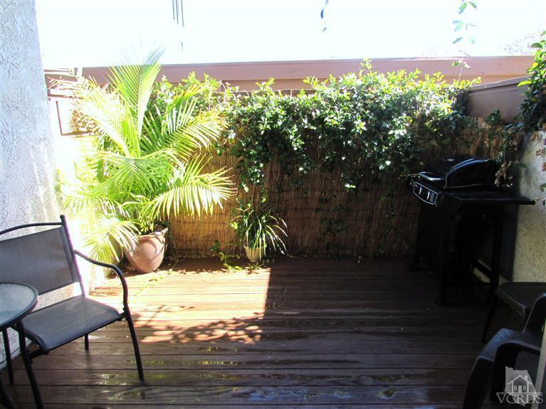 1742 Sinaloa Road, Unit 344 Simi Valley, CA 93065 - Photo 11 of 20 a living room with furniture