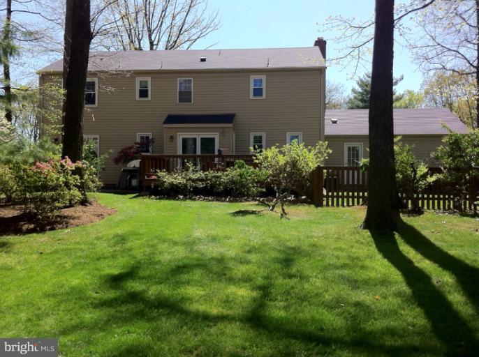 9014 Edgepark Road Vienna, VA 22182 - Photo 1 of 29 Exterior (Rear)