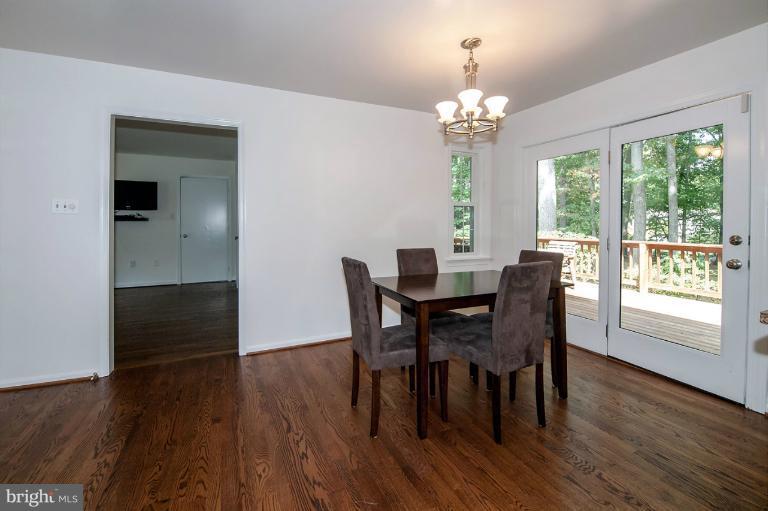9014 Edgepark Road Vienna, VA 22182 - Photo 15 of 29 Breakfast Room