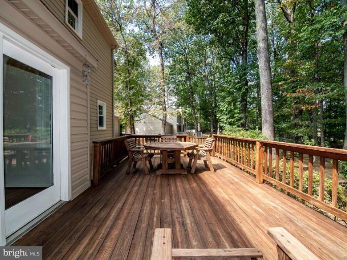 9014 Edgepark Road Vienna, VA 22182 - Photo 21 of 29 Deck 1