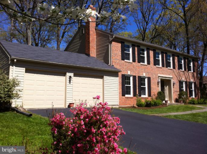 9014 Edgepark Road Vienna, VA 22182 - Photo 6 of 29 Exterior