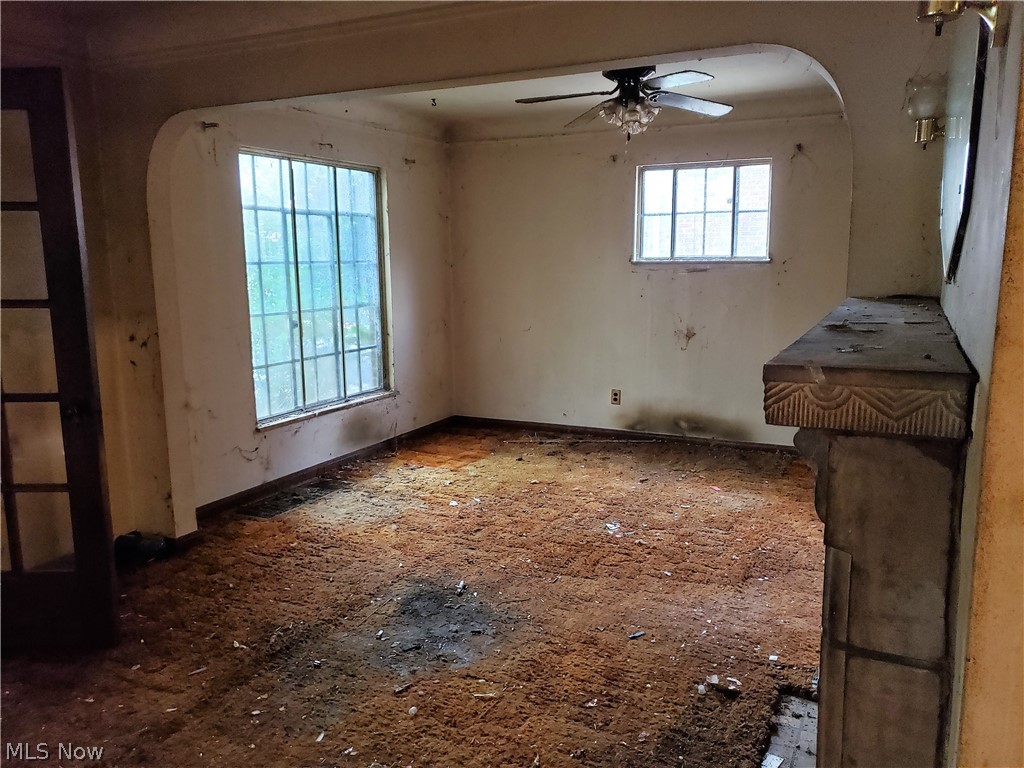 17909 Maplecliff Road Cleveland, OH 44119 - Photo 5 of 21 View to dining room