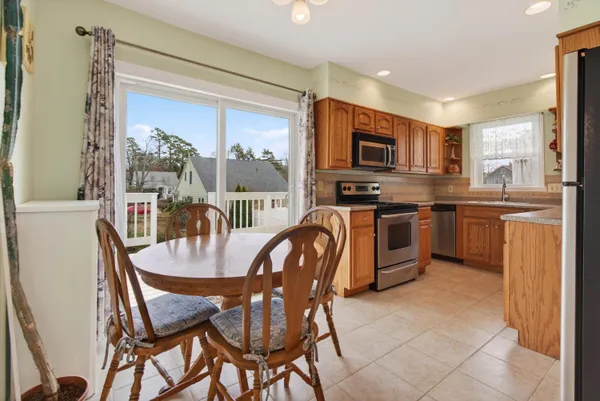 $599,000 | 36 Colonial Road, Portland, ME 04102