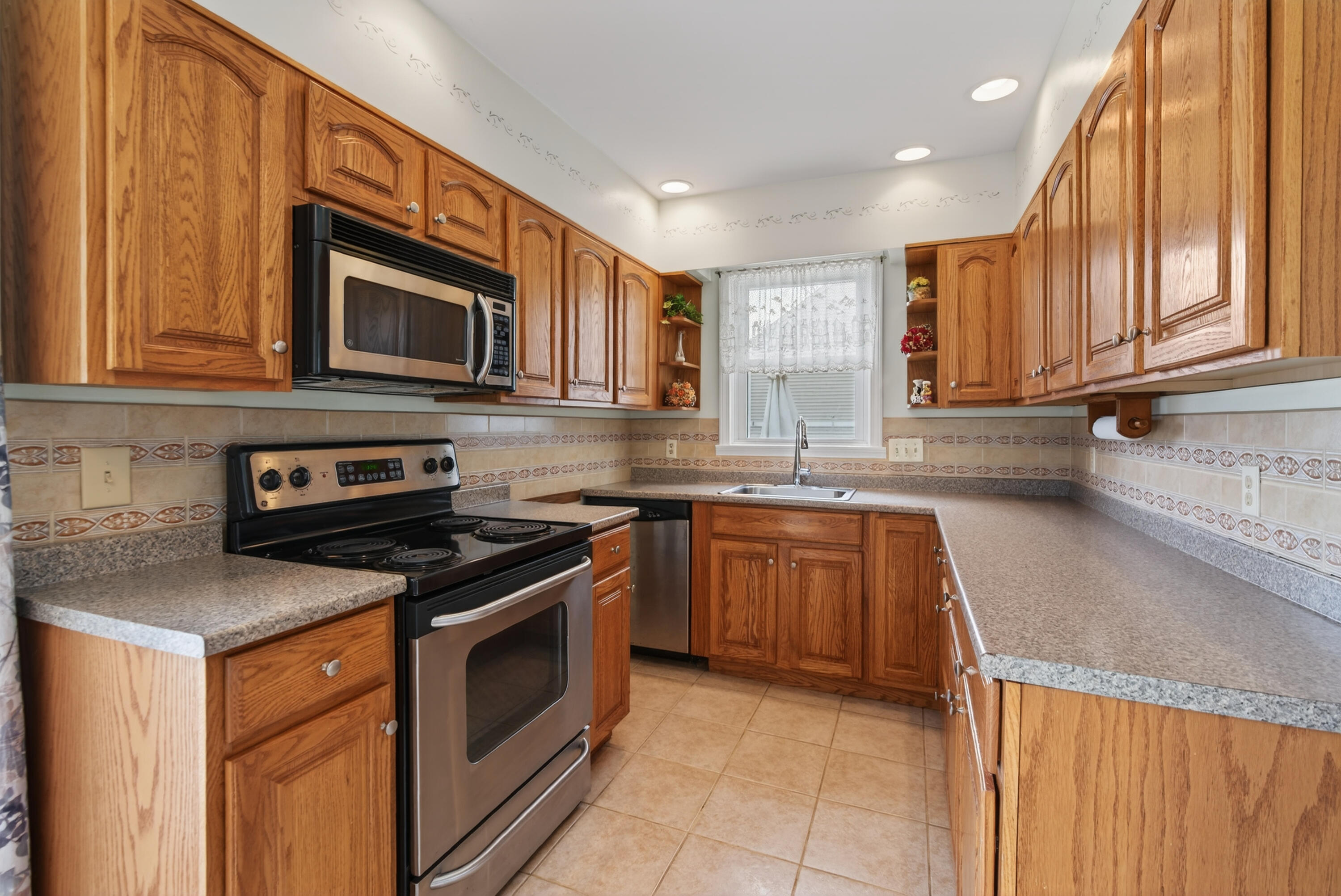 36 Colonial Road Portland, ME 04102 - Photo 16 of 49 DSC03280