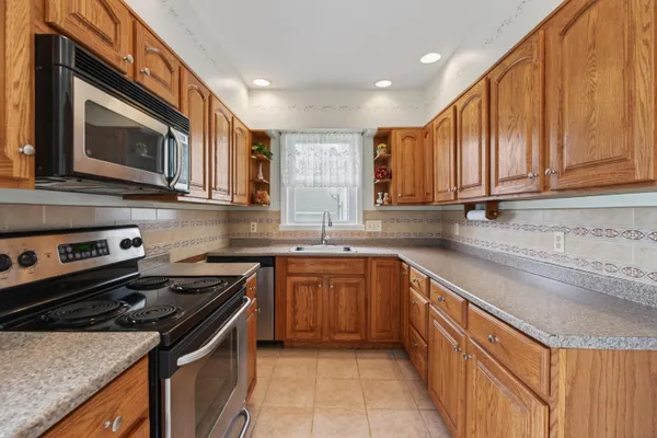 $599,000 | 36 Colonial Road, Portland, ME 04102