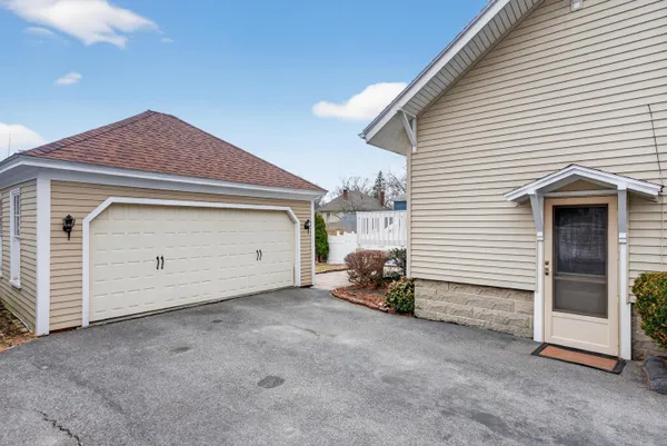 $599,000 | 36 Colonial Road, Portland, ME 04102
